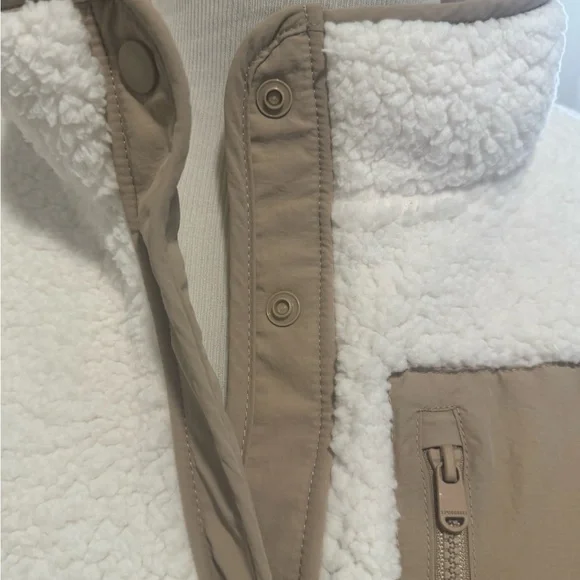 32 Degrees White and Camel Snap Front Sherpa Jacket - Picture 3 of 9